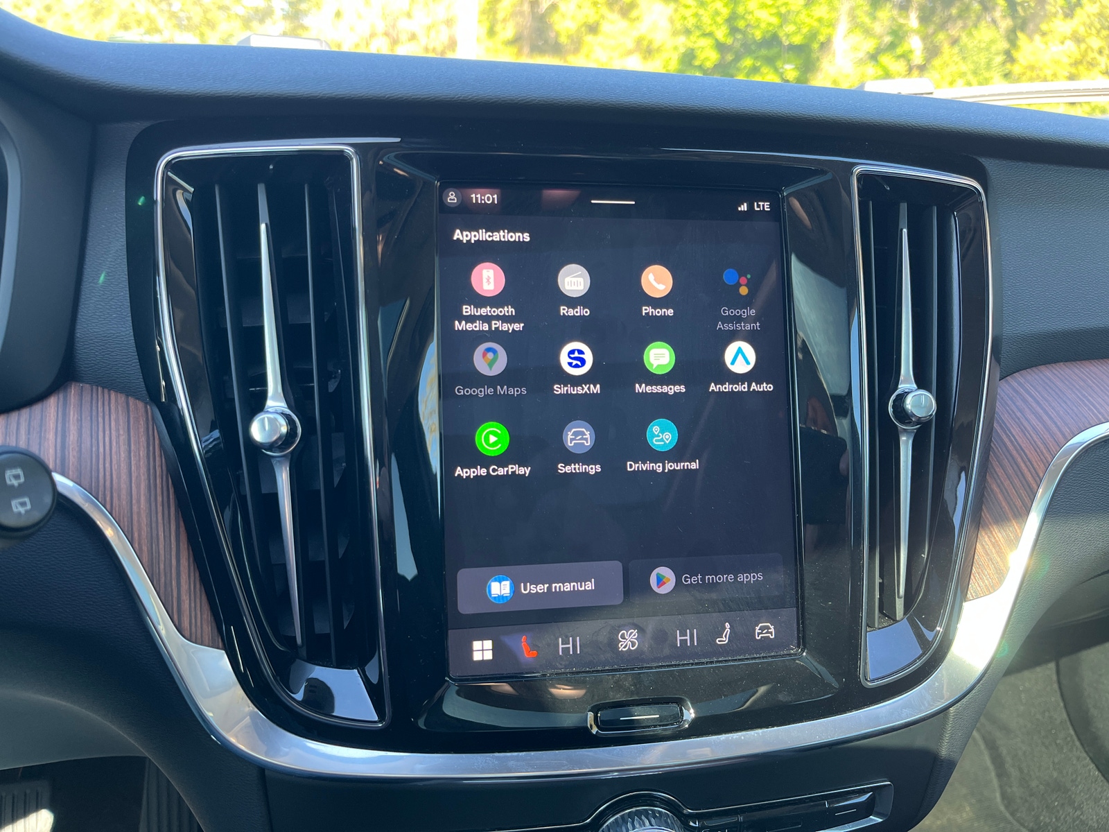 Thumbnail: 2025 Volvo V60 - 4