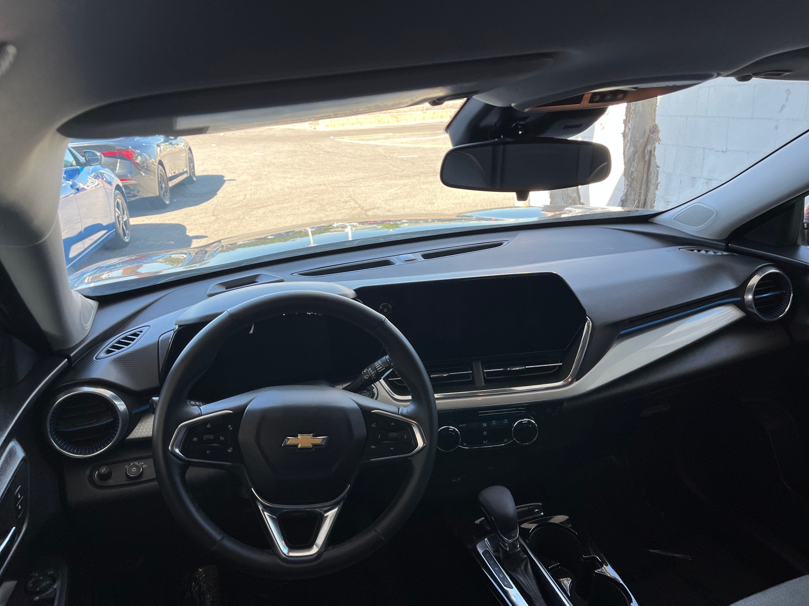 Thumbnail: 2025 Chevrolet Trax - 3