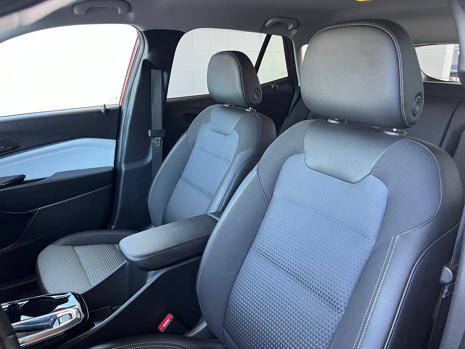 Thumbnail: 2025 Chevrolet Trax - 2