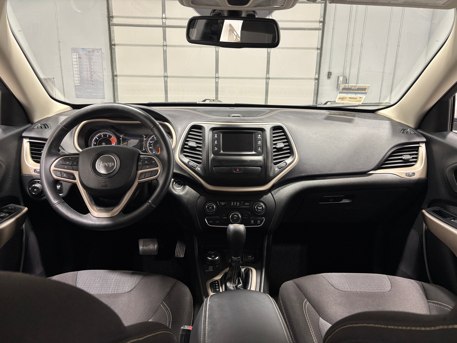 Thumbnail: 2017 Jeep Cherokee - 3