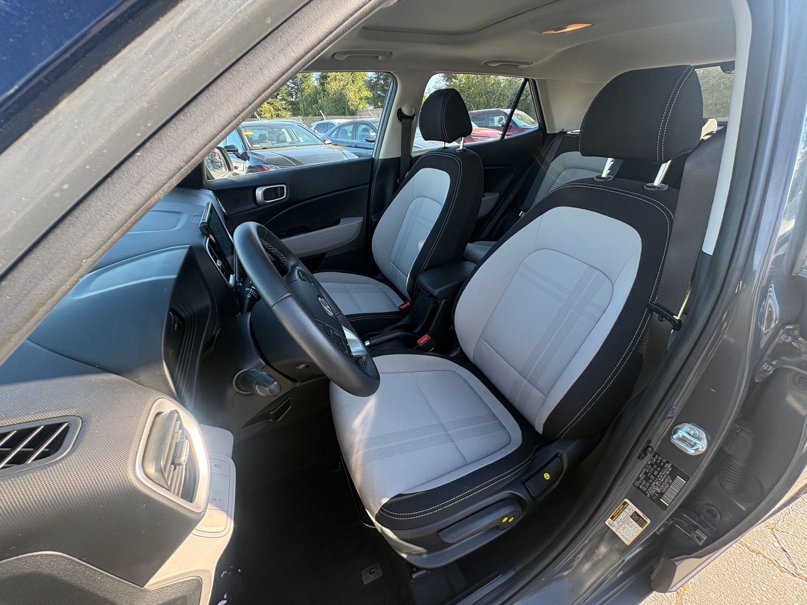 Thumbnail: 2025 Hyundai Venue - 2