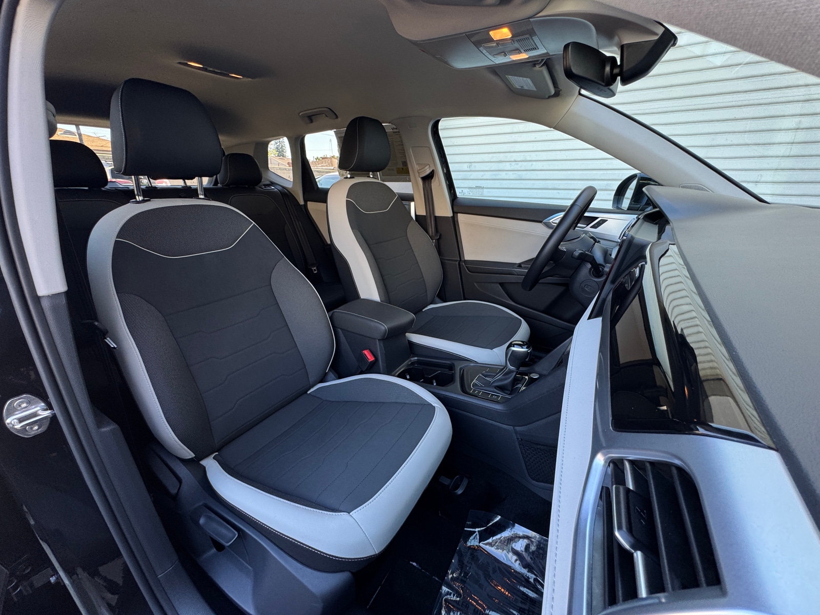 Thumbnail: 2025 Volkswagen Taos - 2