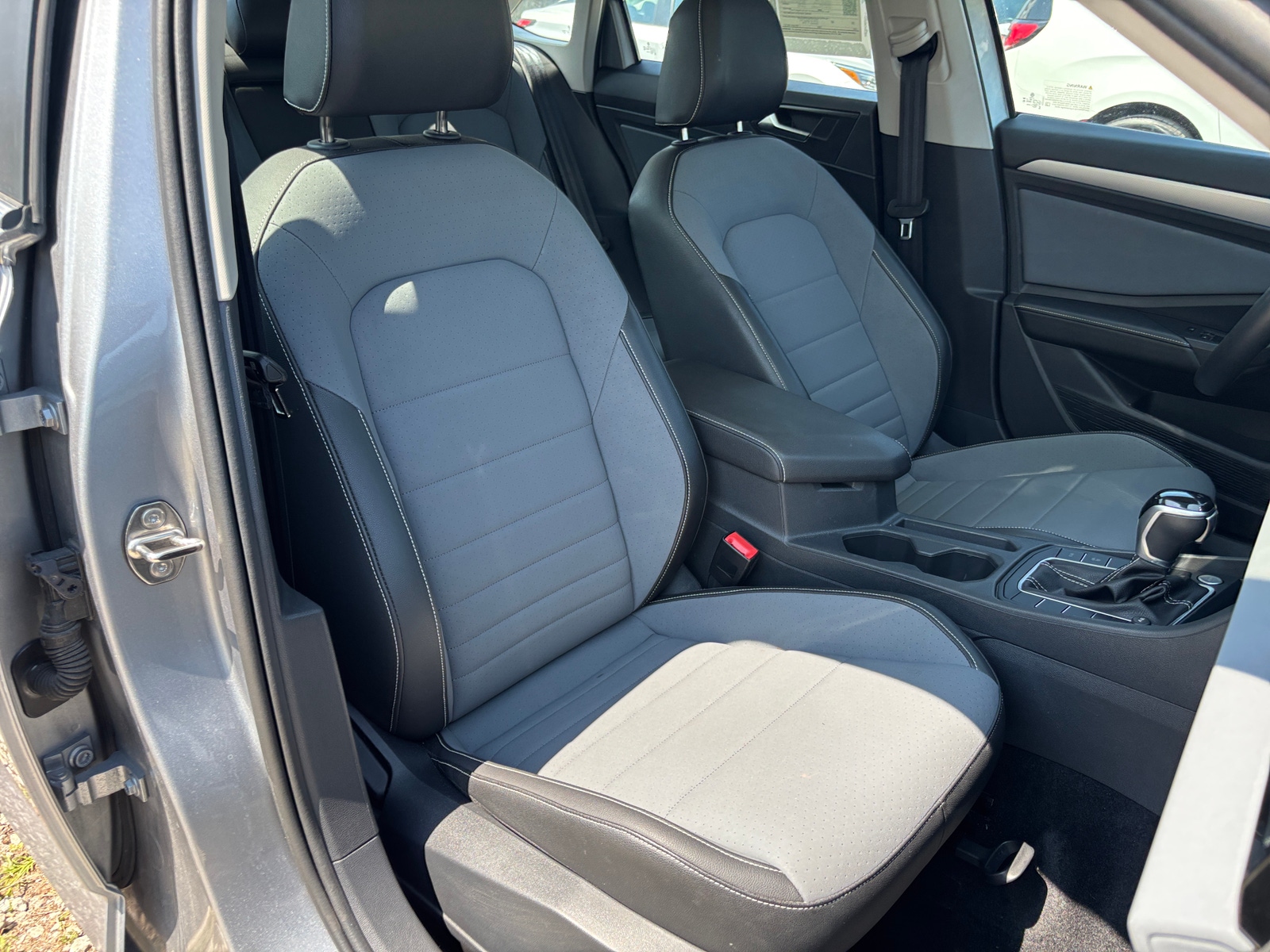 Thumbnail: 2025 Volkswagen Jetta - 2