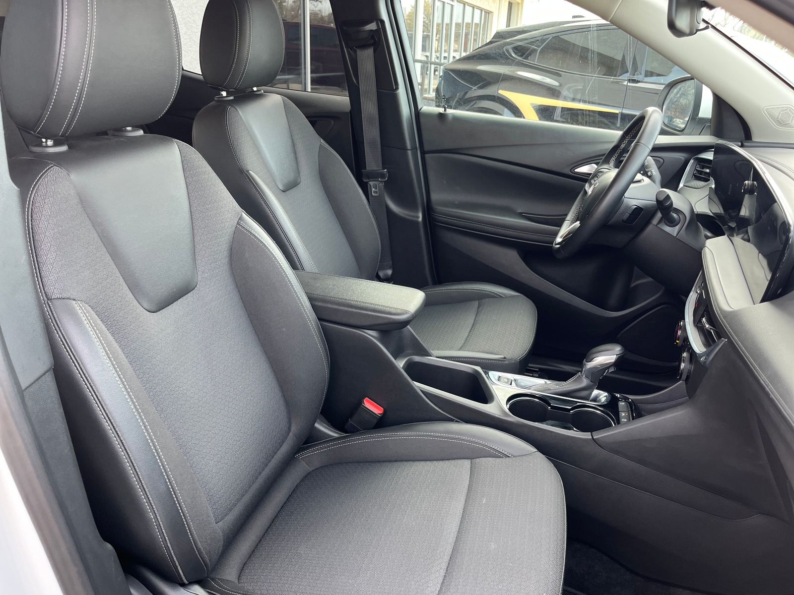 Thumbnail: 2025 Buick Encore GX - 2