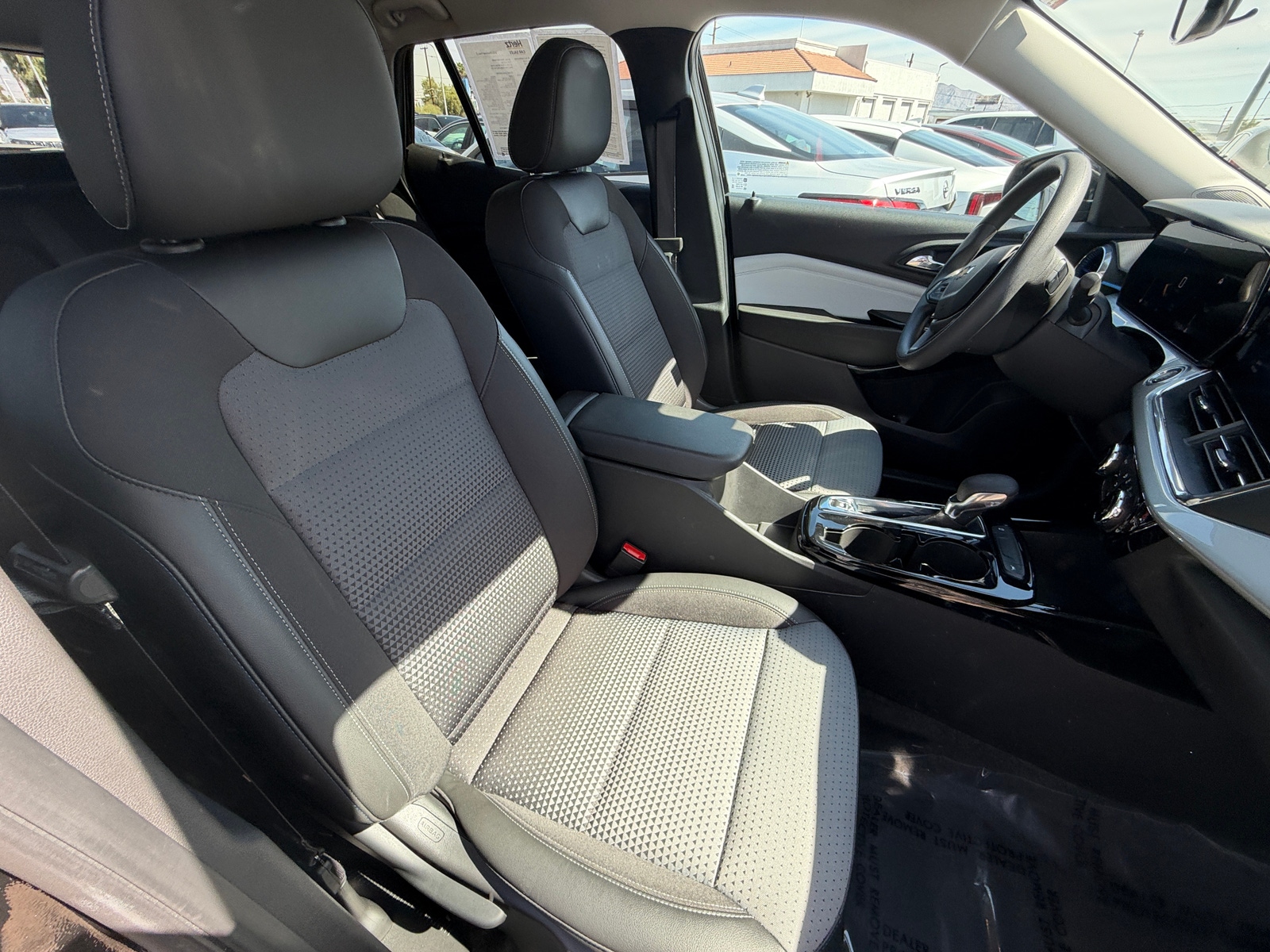 Thumbnail: 2025 Chevrolet Trax - 2