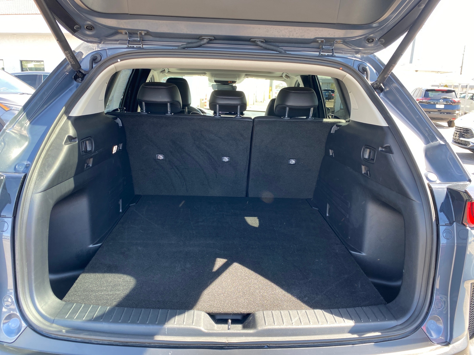 Thumbnail: 2025 Mazda CX-50 - 6