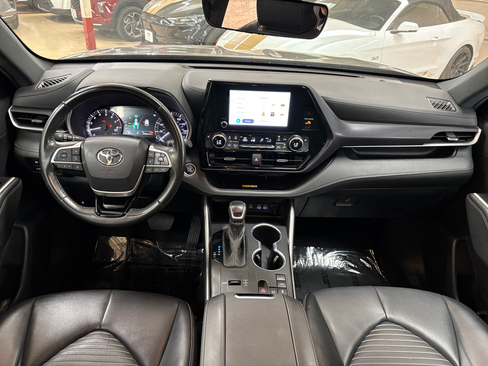 Thumbnail: 2024 Toyota Highlander - 2