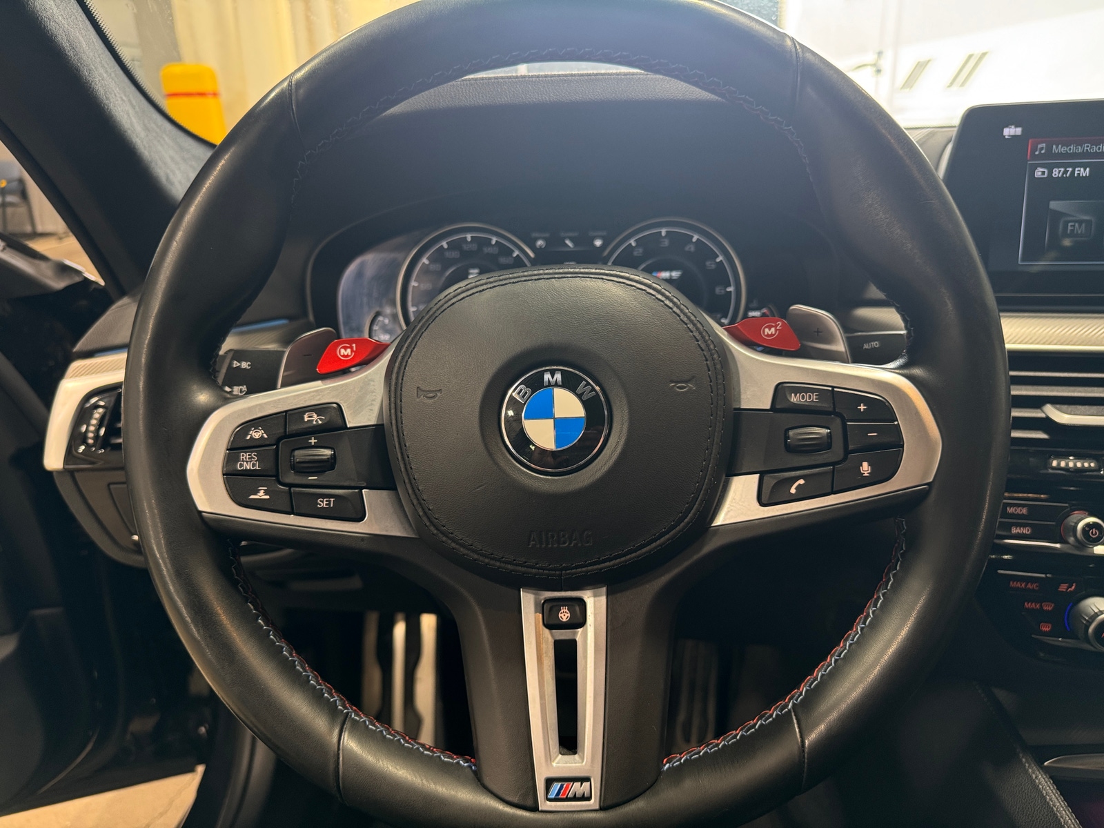 Thumbnail: 2018 BMW M5 - 4