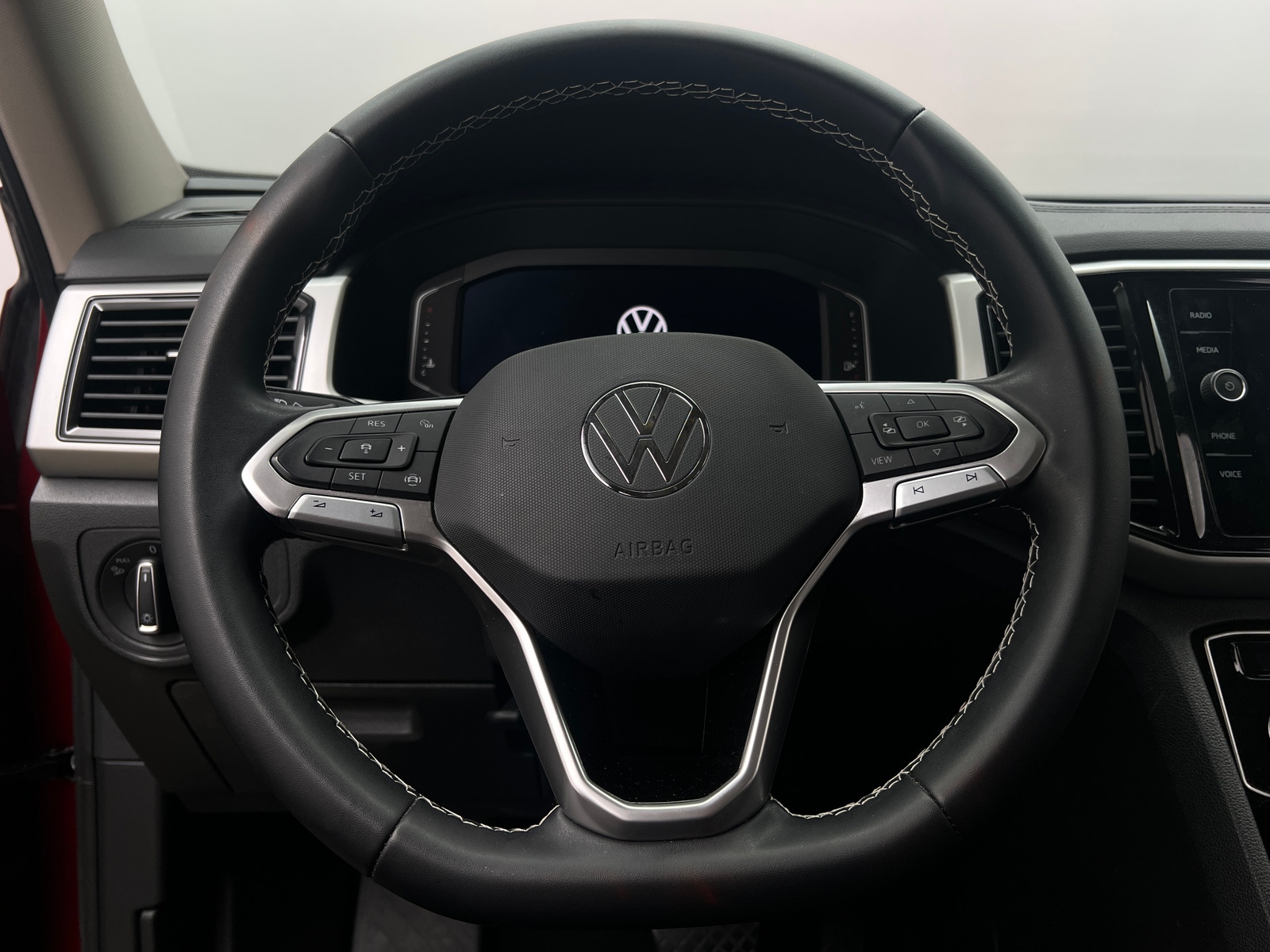 Thumbnail: 2023 Volkswagen Atlas - 4