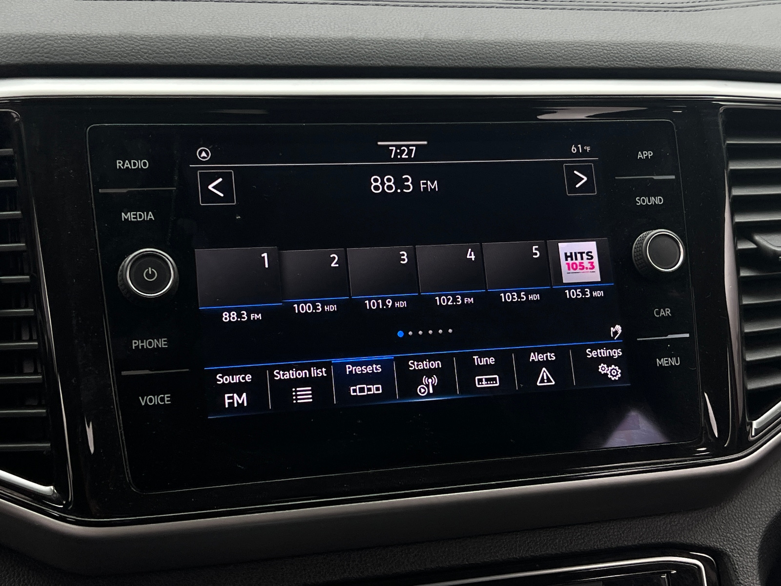 Thumbnail: 2023 Volkswagen Atlas - 3