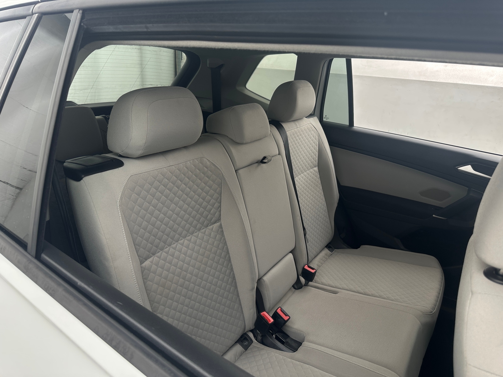 Thumbnail: 2018 Volkswagen Tiguan - 6