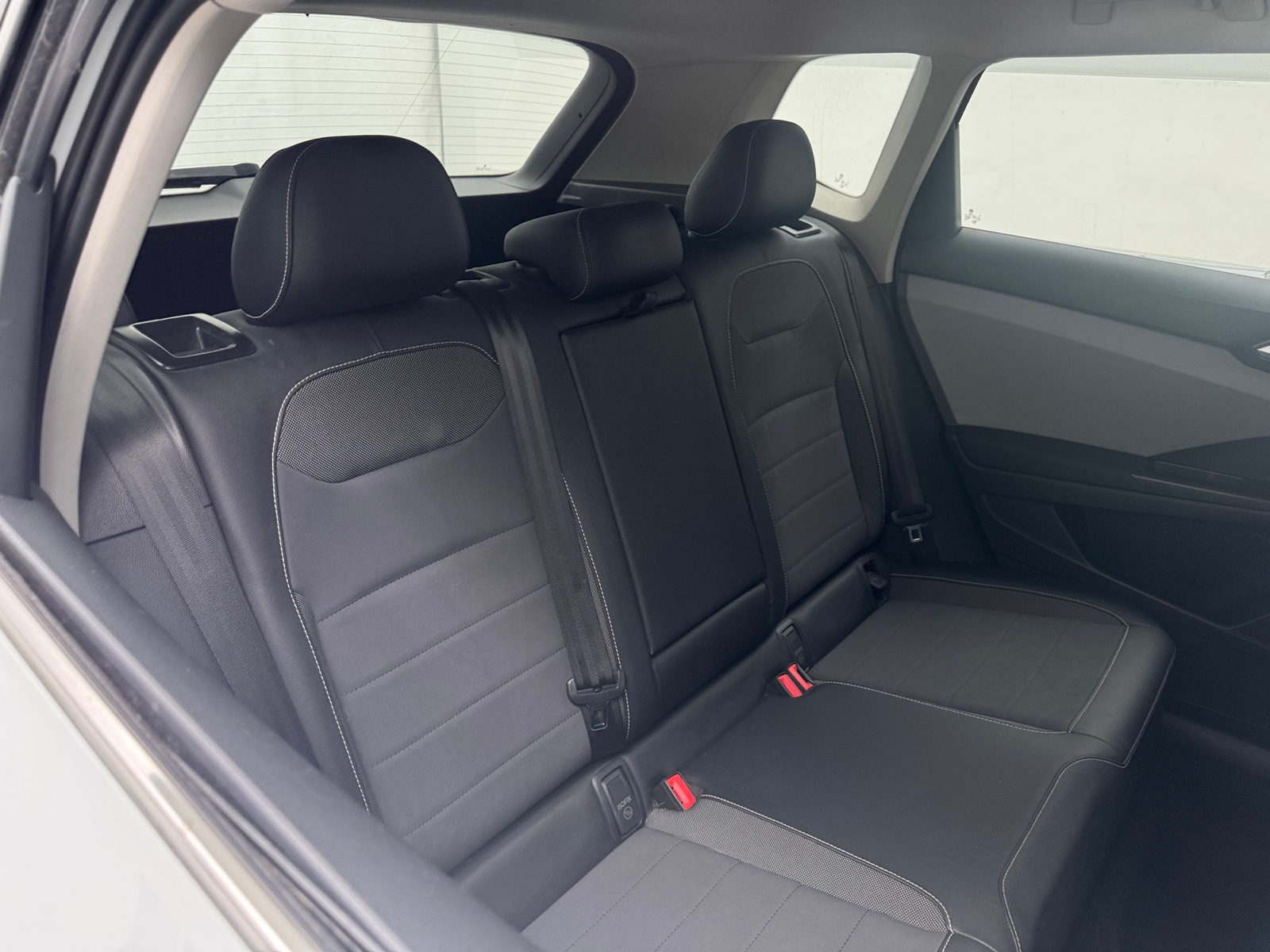 Thumbnail: 2022 Volkswagen Taos - 6