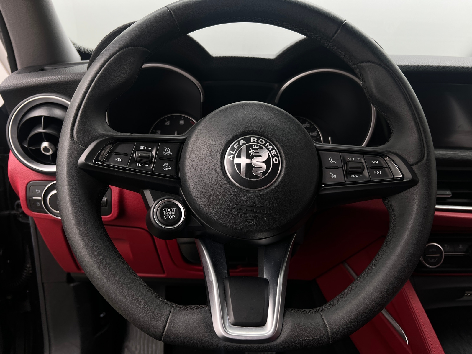 Thumbnail: 2020 Alfa Romeo Stelvio - 4