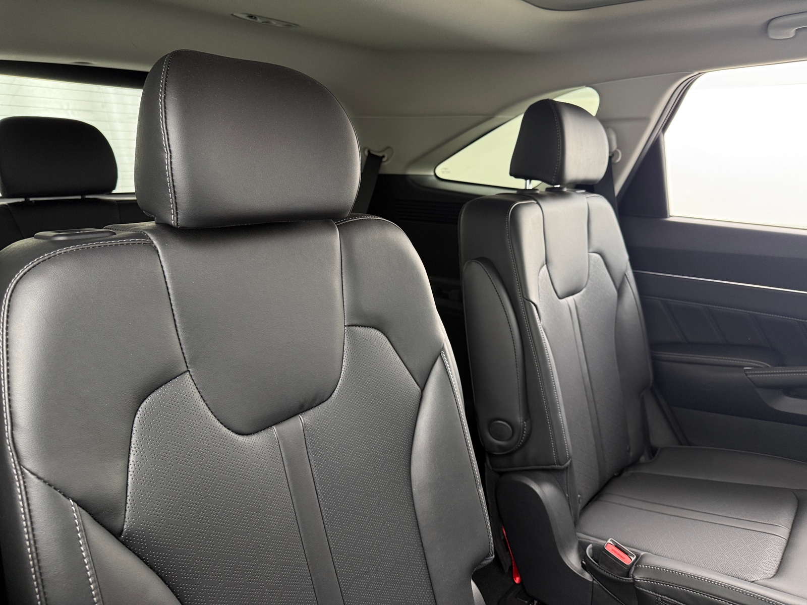 Thumbnail: 2022 Kia Sorento - 5