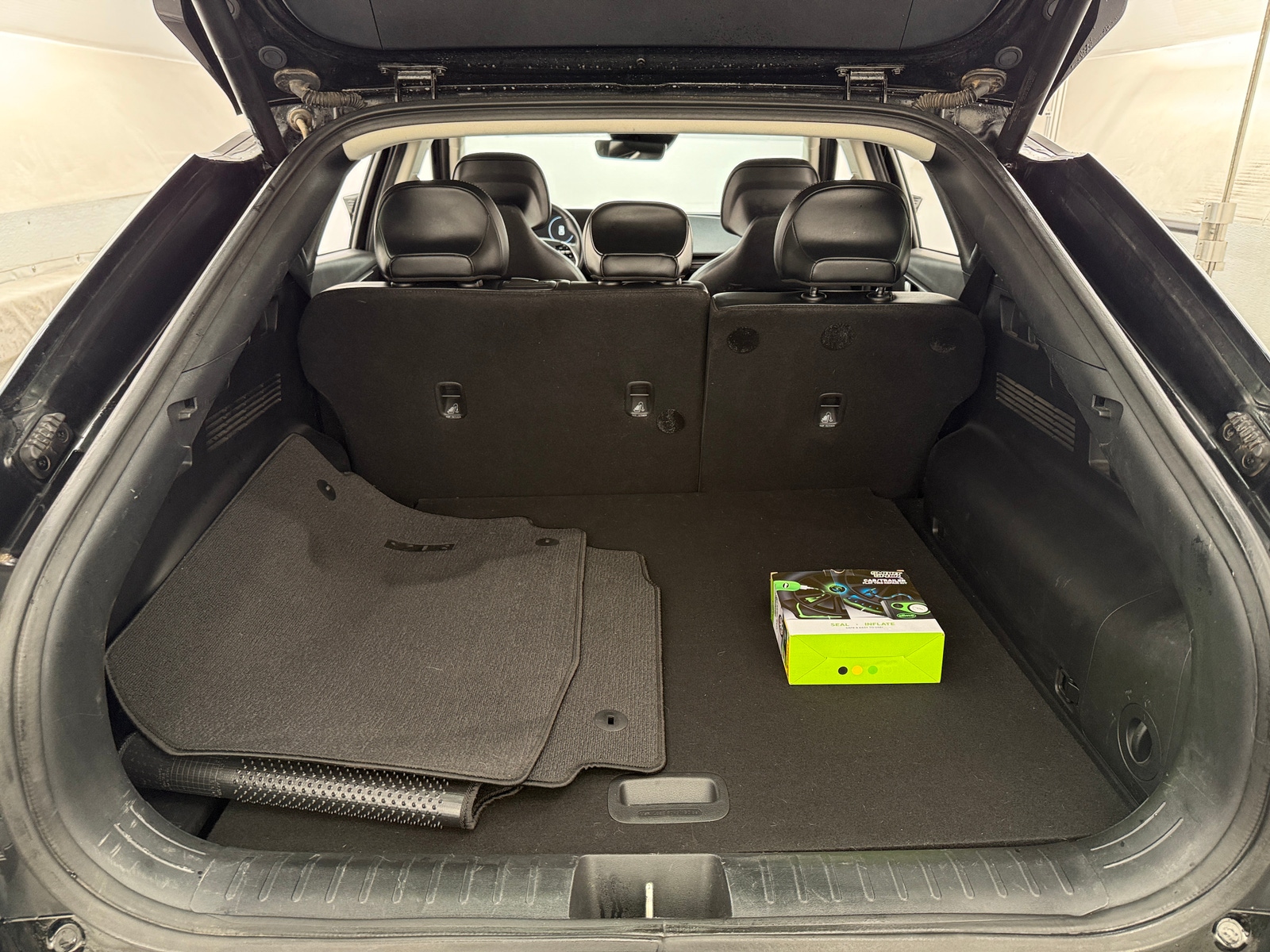 Thumbnail: 2022 Kia EV6 - 6