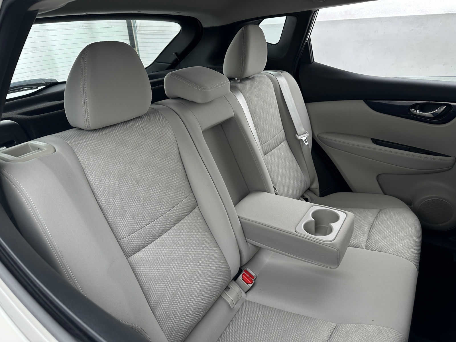 Thumbnail: 2018 Nissan Rogue Sport - 6