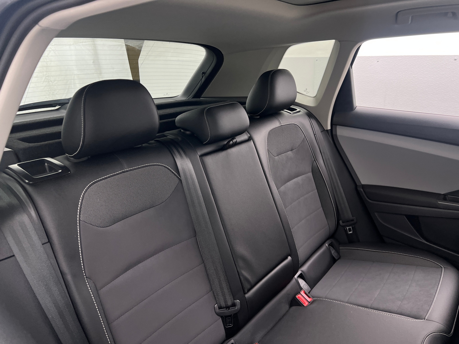 Thumbnail: 2022 Volkswagen Taos - 6