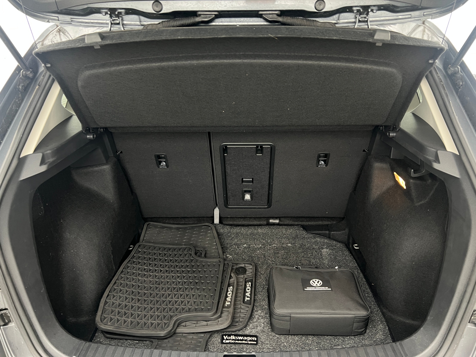 Thumbnail: 2022 Volkswagen Taos - 7