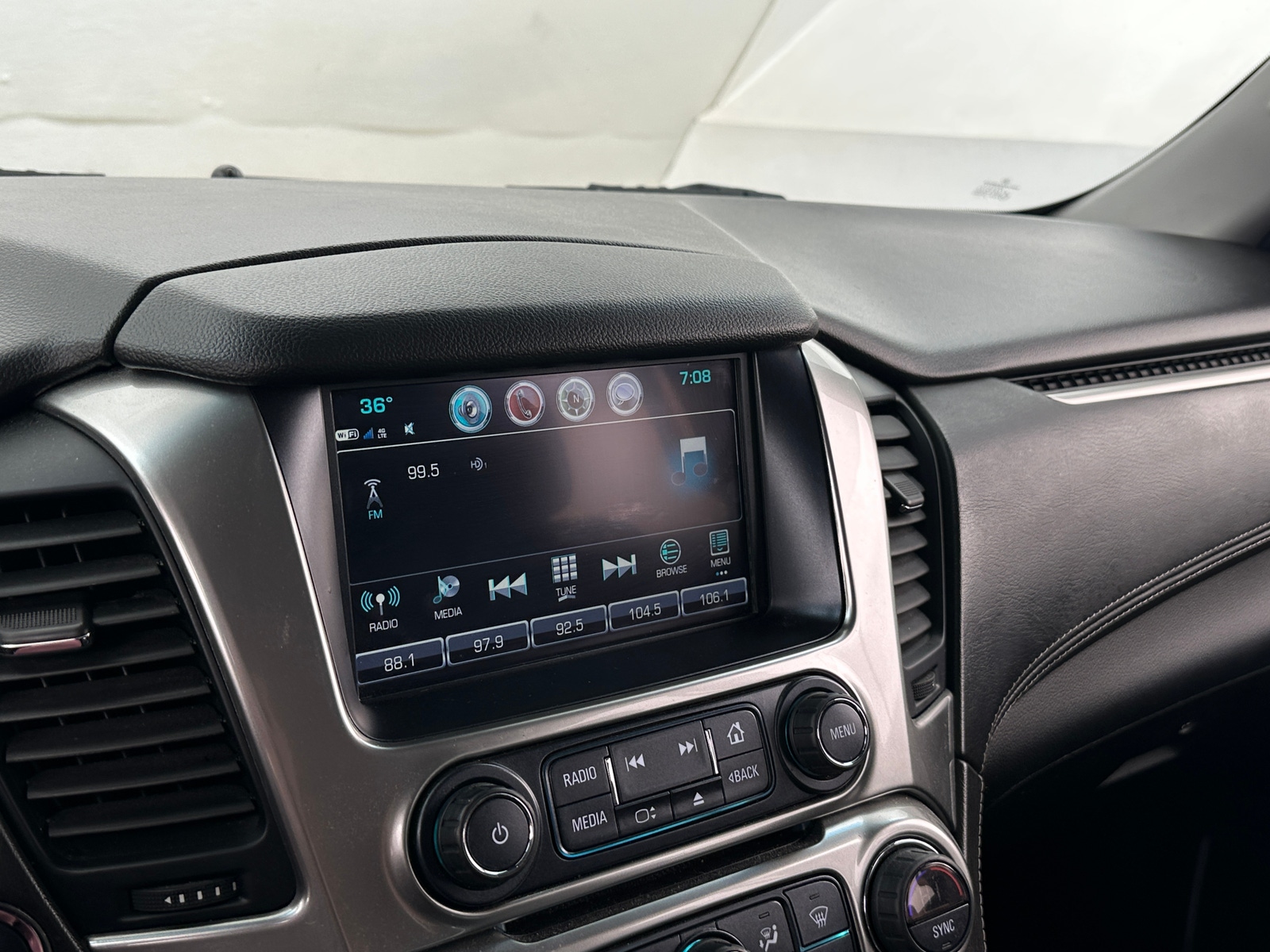 Thumbnail: 2019 Chevrolet Suburban - 3