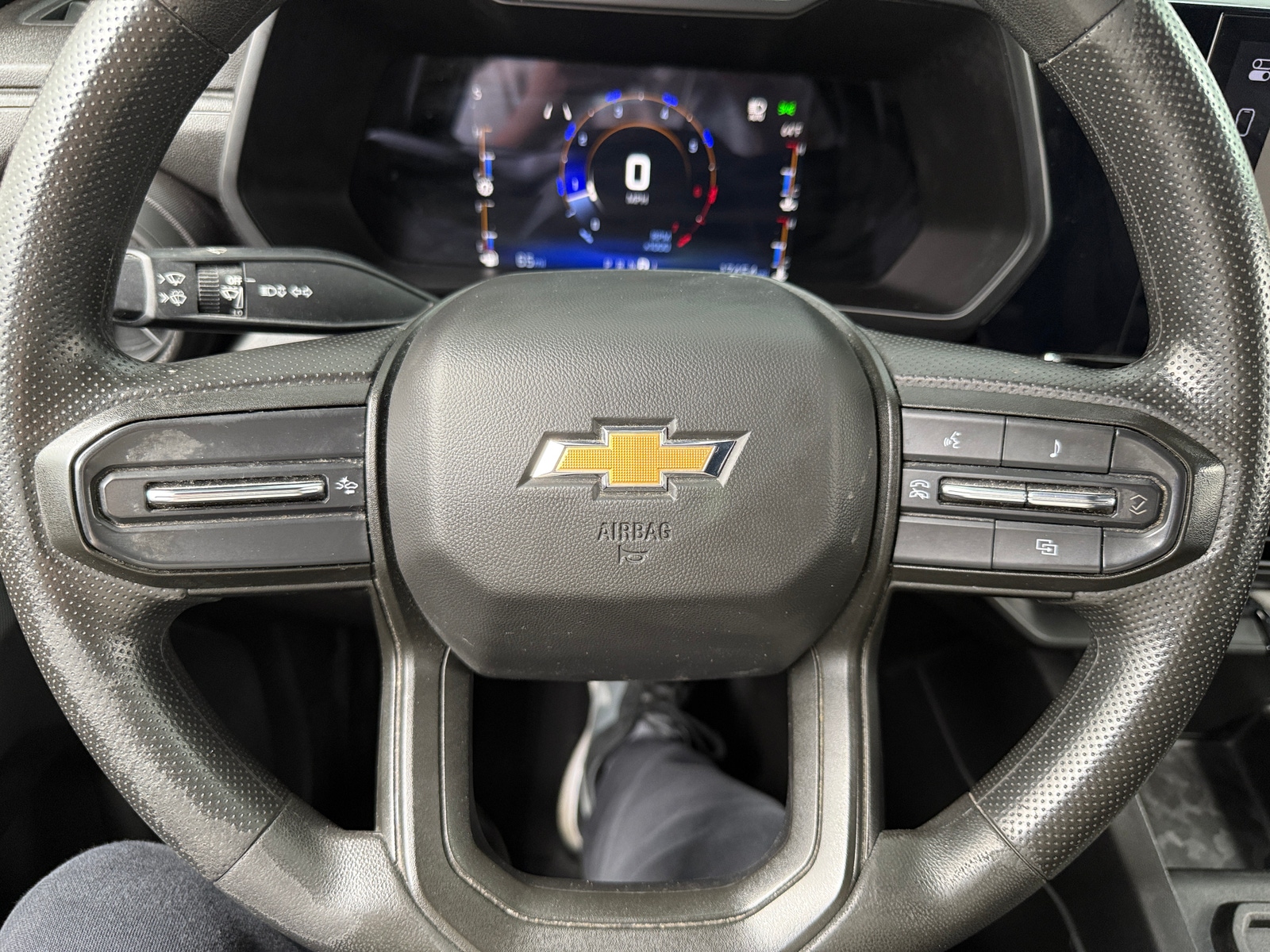 Thumbnail: 2023 Chevrolet Colorado - 5