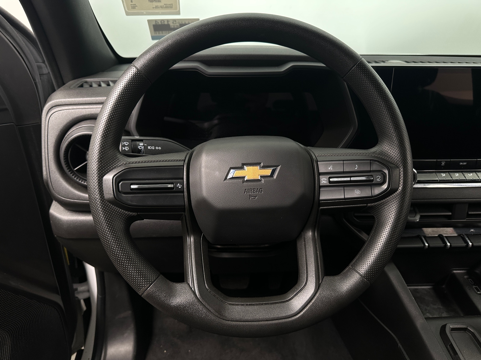 Thumbnail: 2024 Chevrolet Colorado - 5