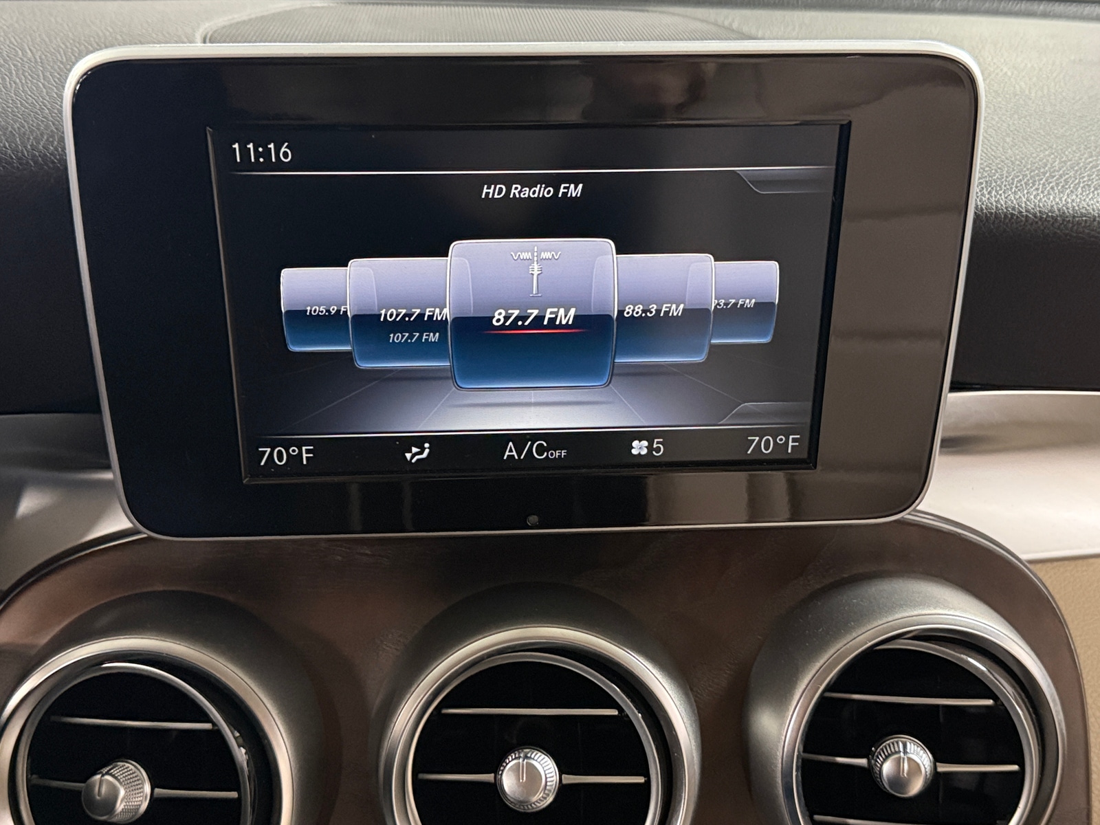 Thumbnail: 2019 Mercedes-Benz GLC - 3