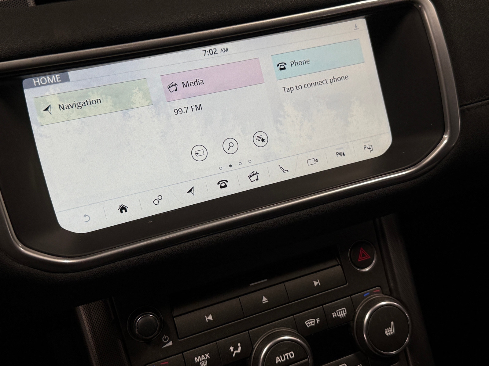 Thumbnail: 2019 Land Rover Range Rover Evoque - 3