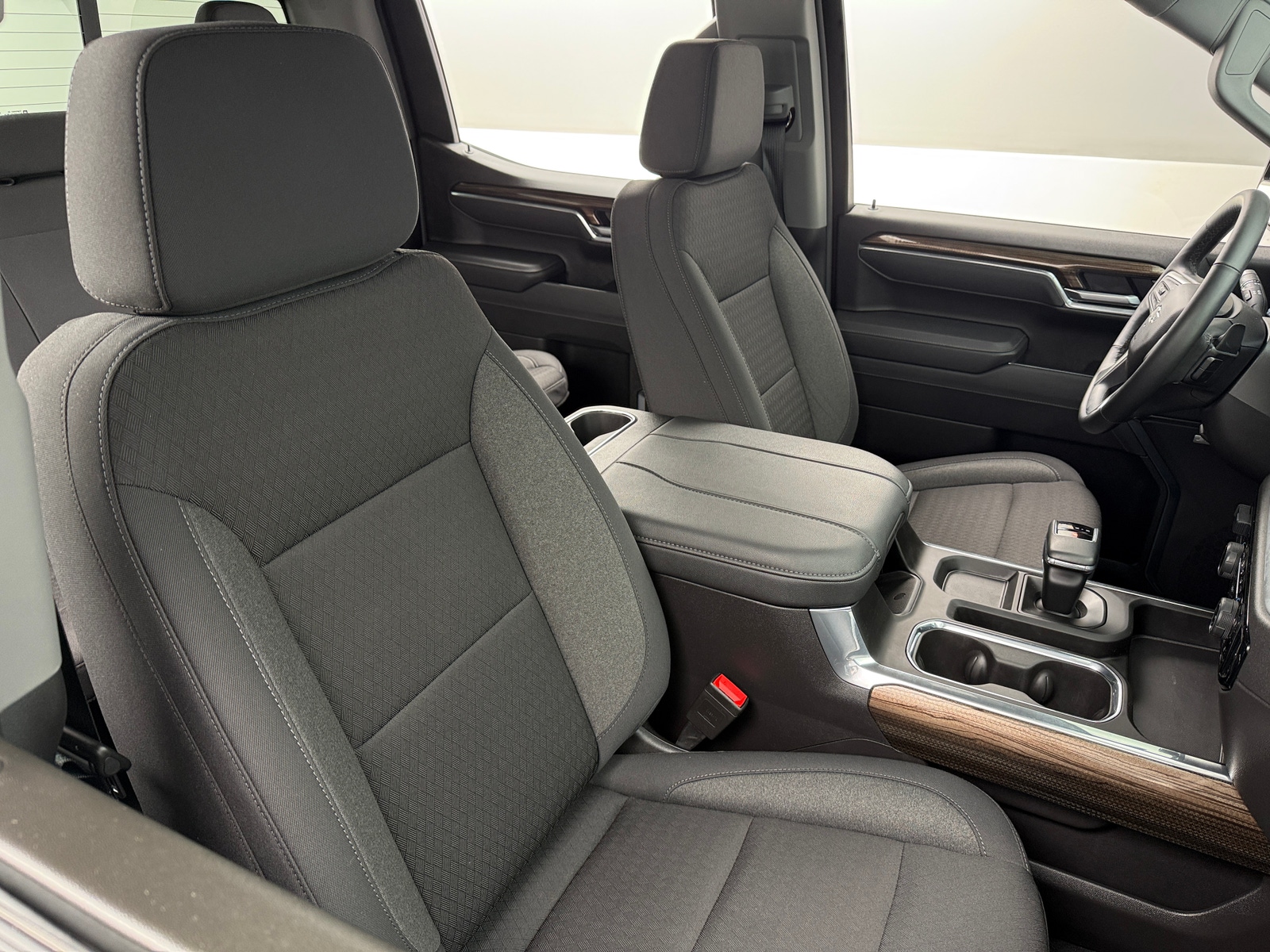 Thumbnail: 2025 Chevrolet Silverado 1500 - 2