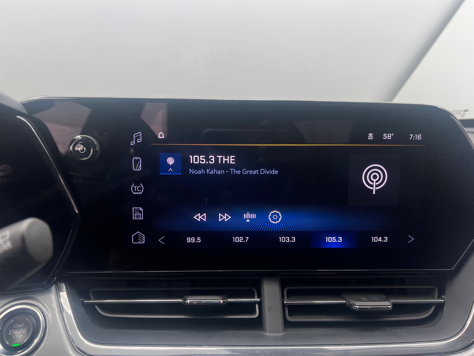 Thumbnail: 2025 Chevrolet Trax - 4