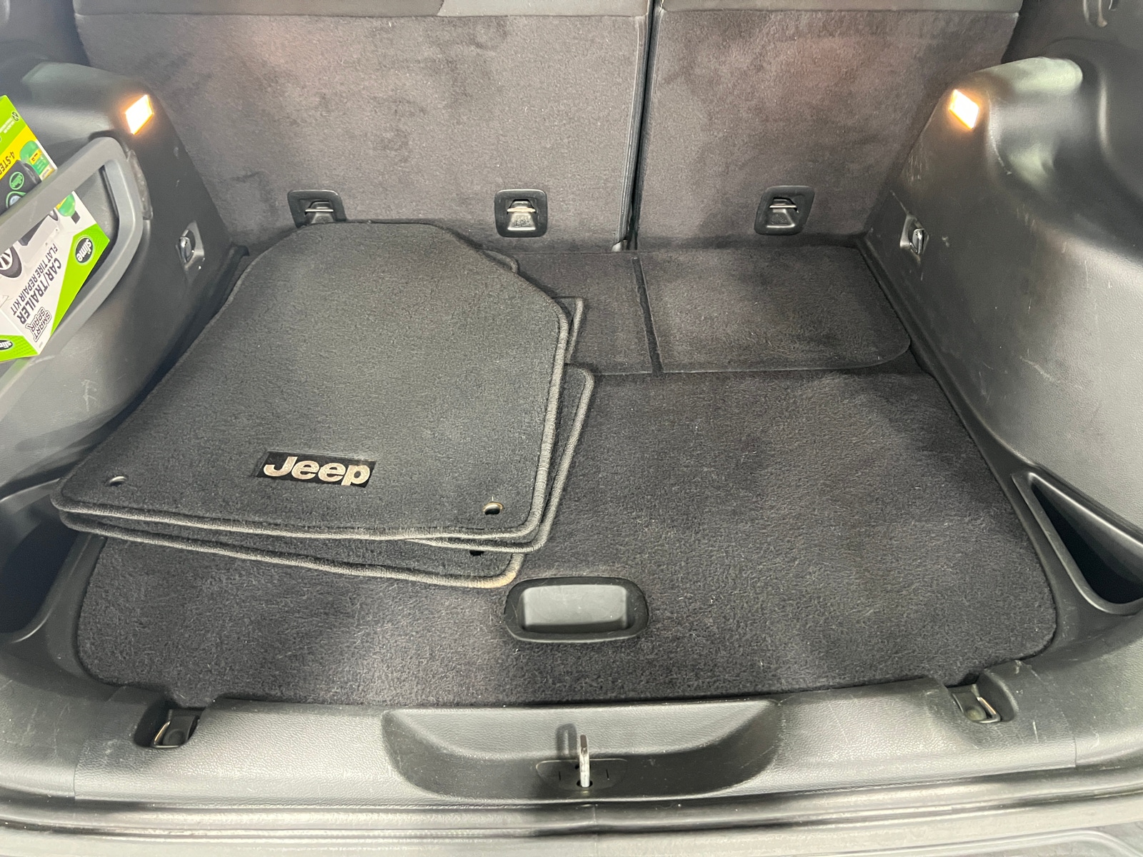 Thumbnail: 2016 Jeep Cherokee - 7