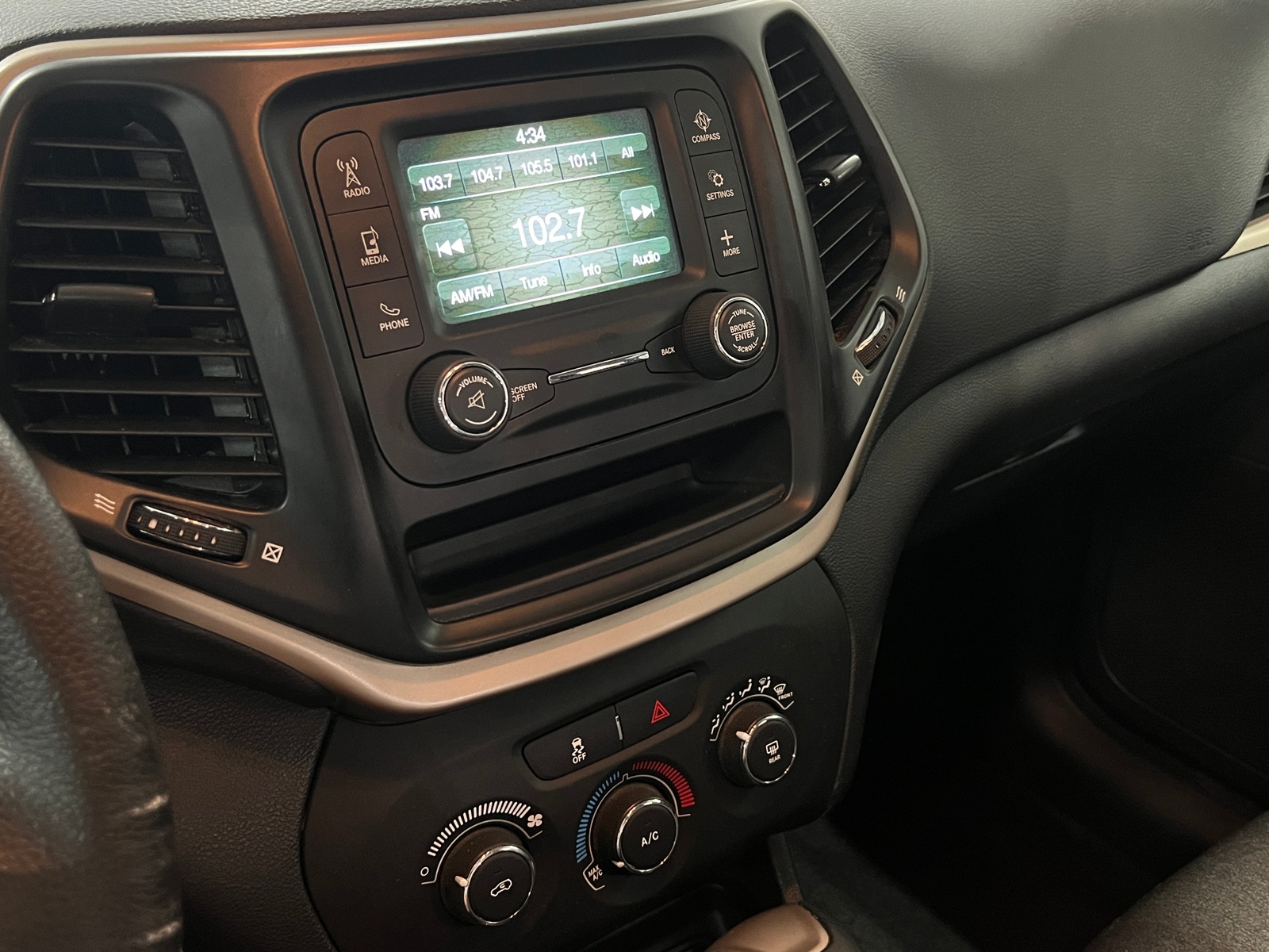 Thumbnail: 2016 Jeep Cherokee - 4