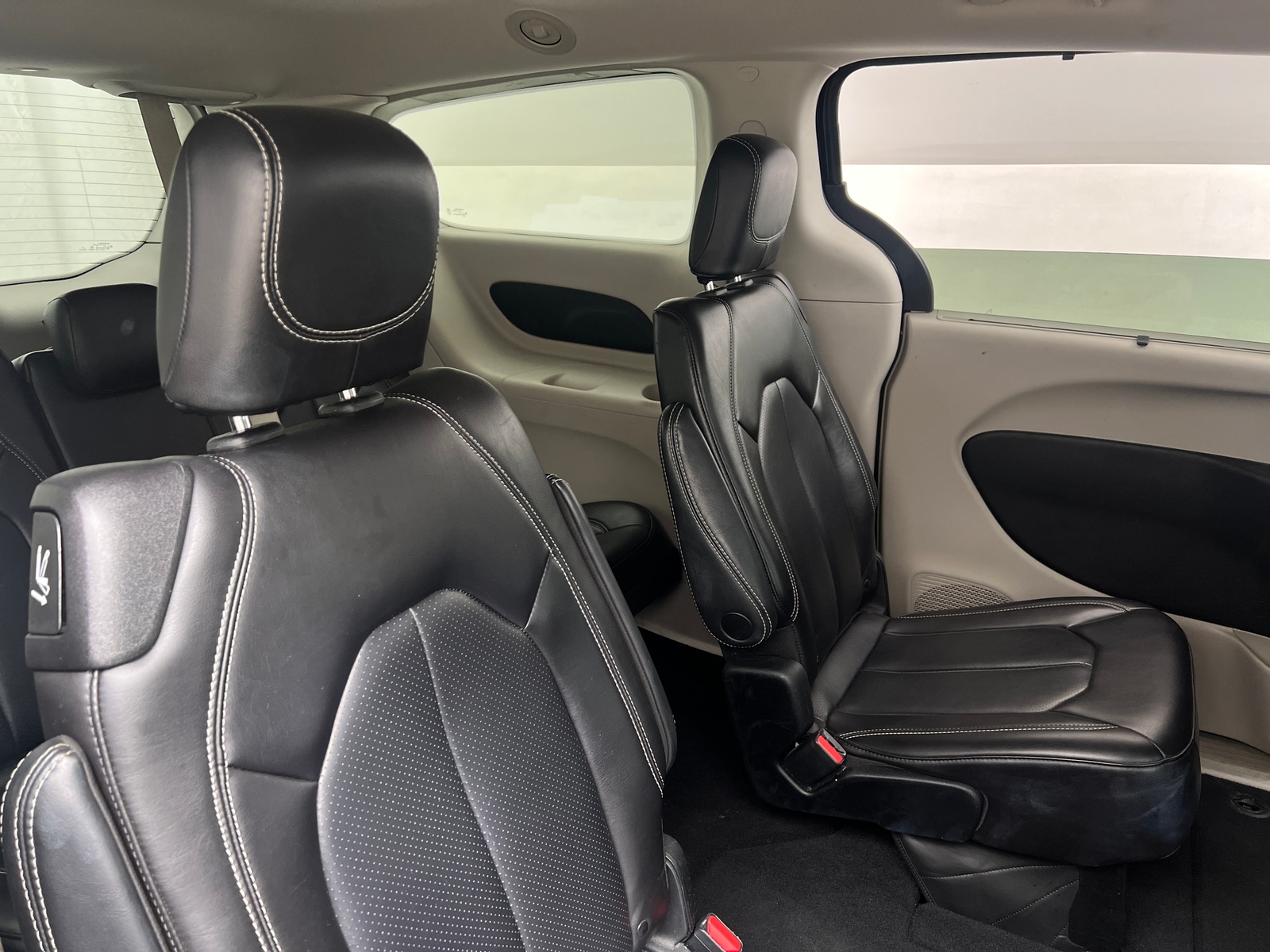 Thumbnail: 2023 Chrysler Pacifica - 5