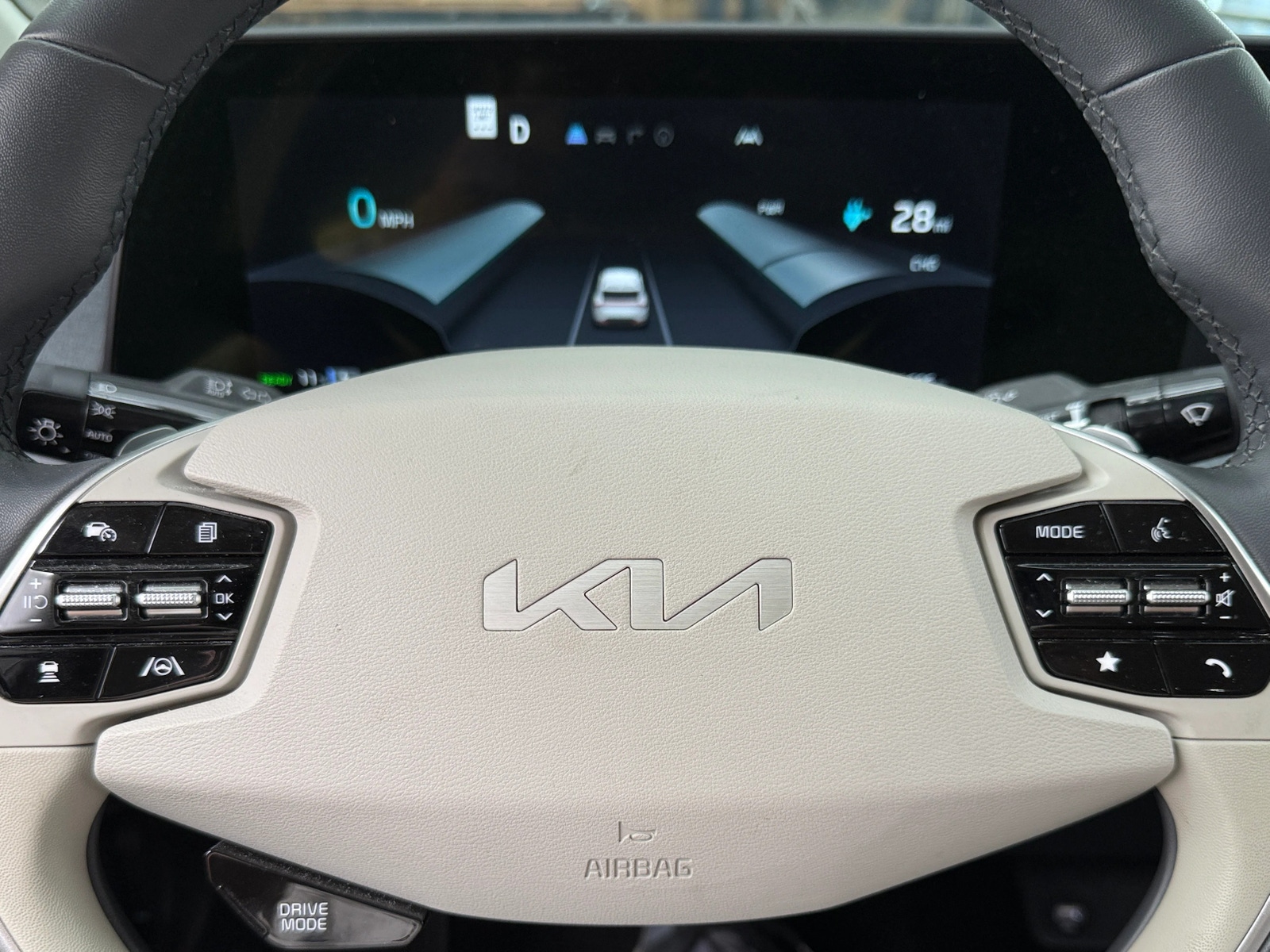 Thumbnail: 2022 Kia EV6 - 4