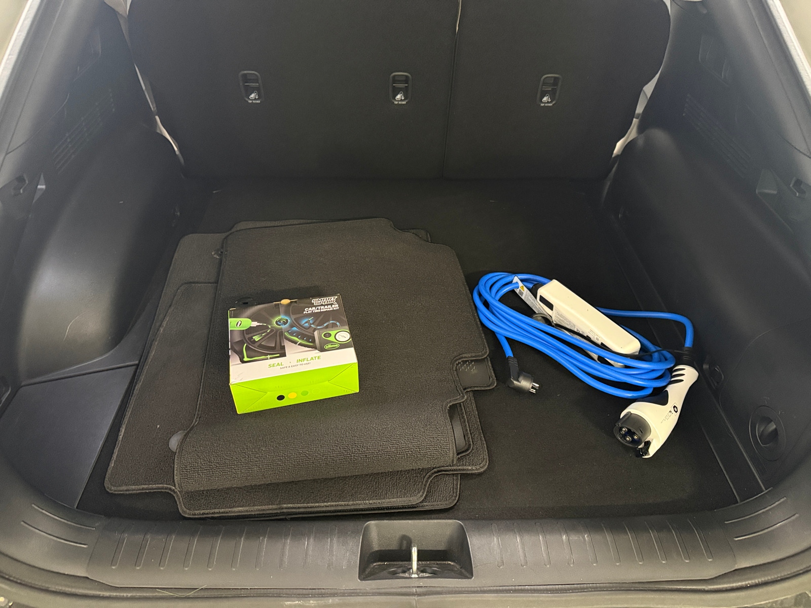 Thumbnail: 2022 Kia EV6 - 6