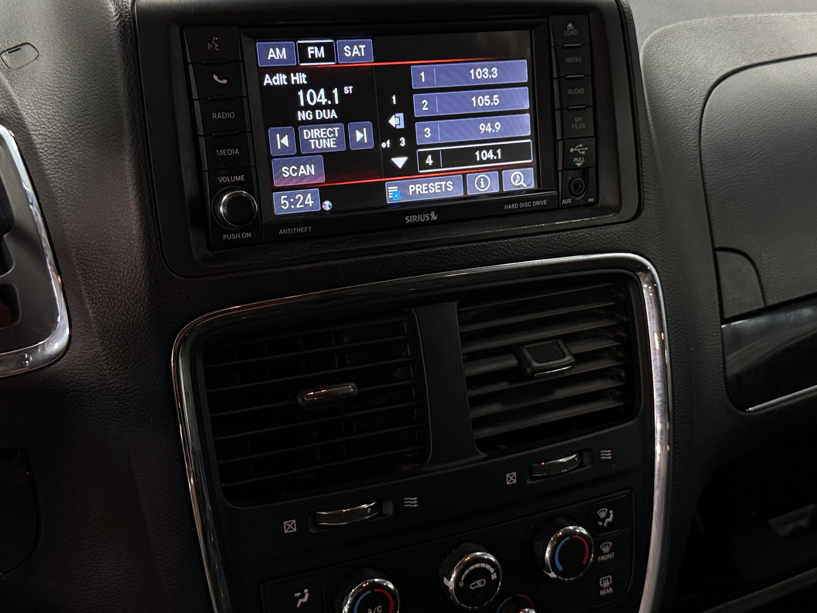 Thumbnail: 2019 Dodge Grand Caravan - 4