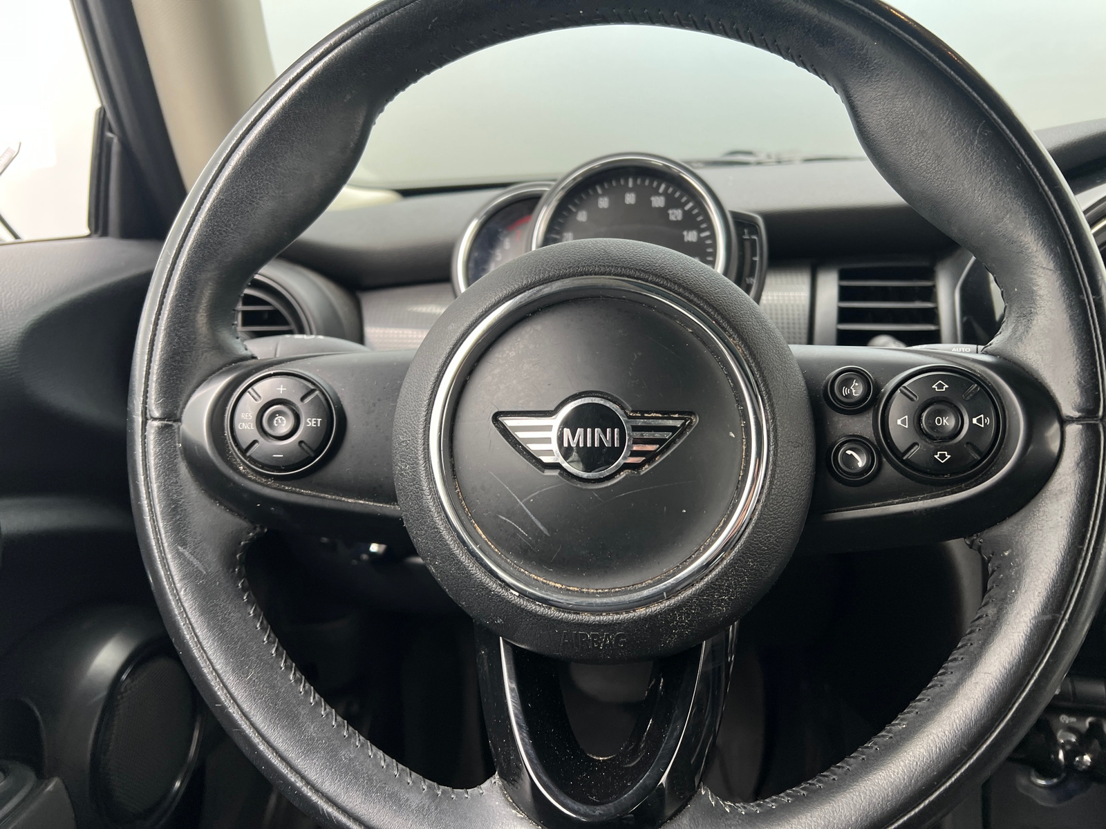 Thumbnail: 2019 MINI Cooper Hardtop - 4