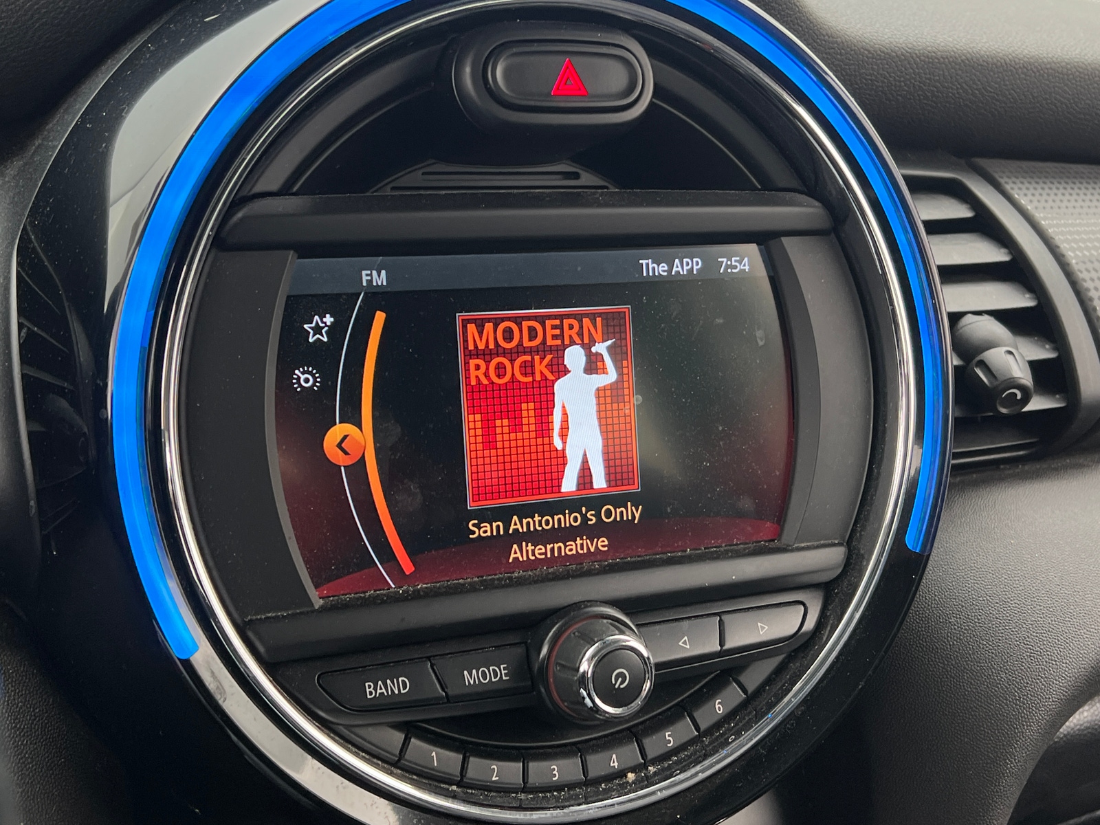 Thumbnail: 2019 MINI Cooper Hardtop - 3