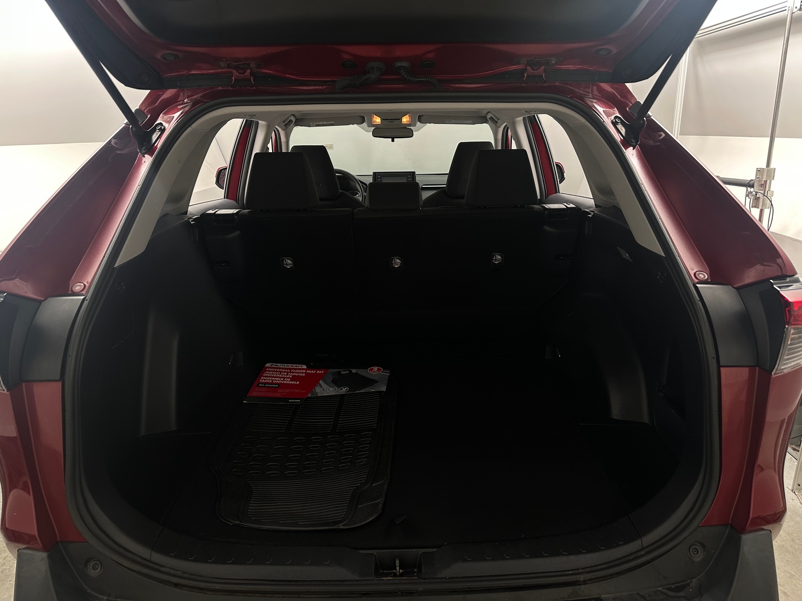 Thumbnail: 2019 Toyota RAV4 - 7