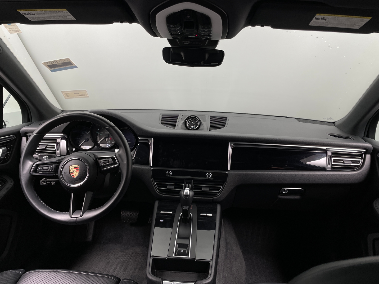 Thumbnail: 2023 Porsche Macan - 2