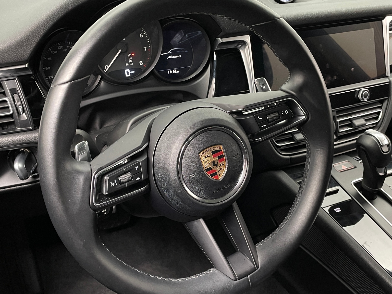 Thumbnail: 2023 Porsche Macan - 4