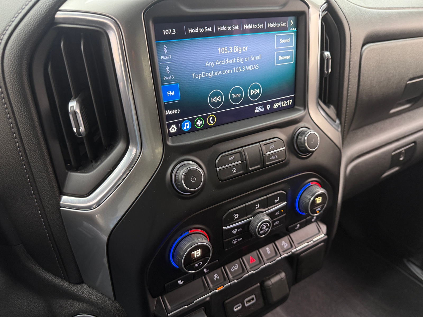 Thumbnail: 2019 Chevrolet Silverado 1500 - 4