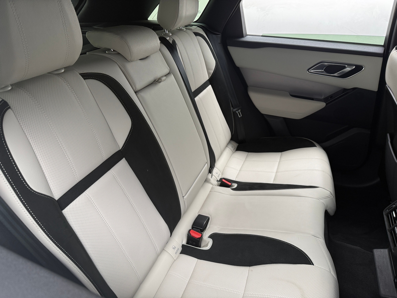 Thumbnail: 2020 Land Rover Range Rover Velar - 5