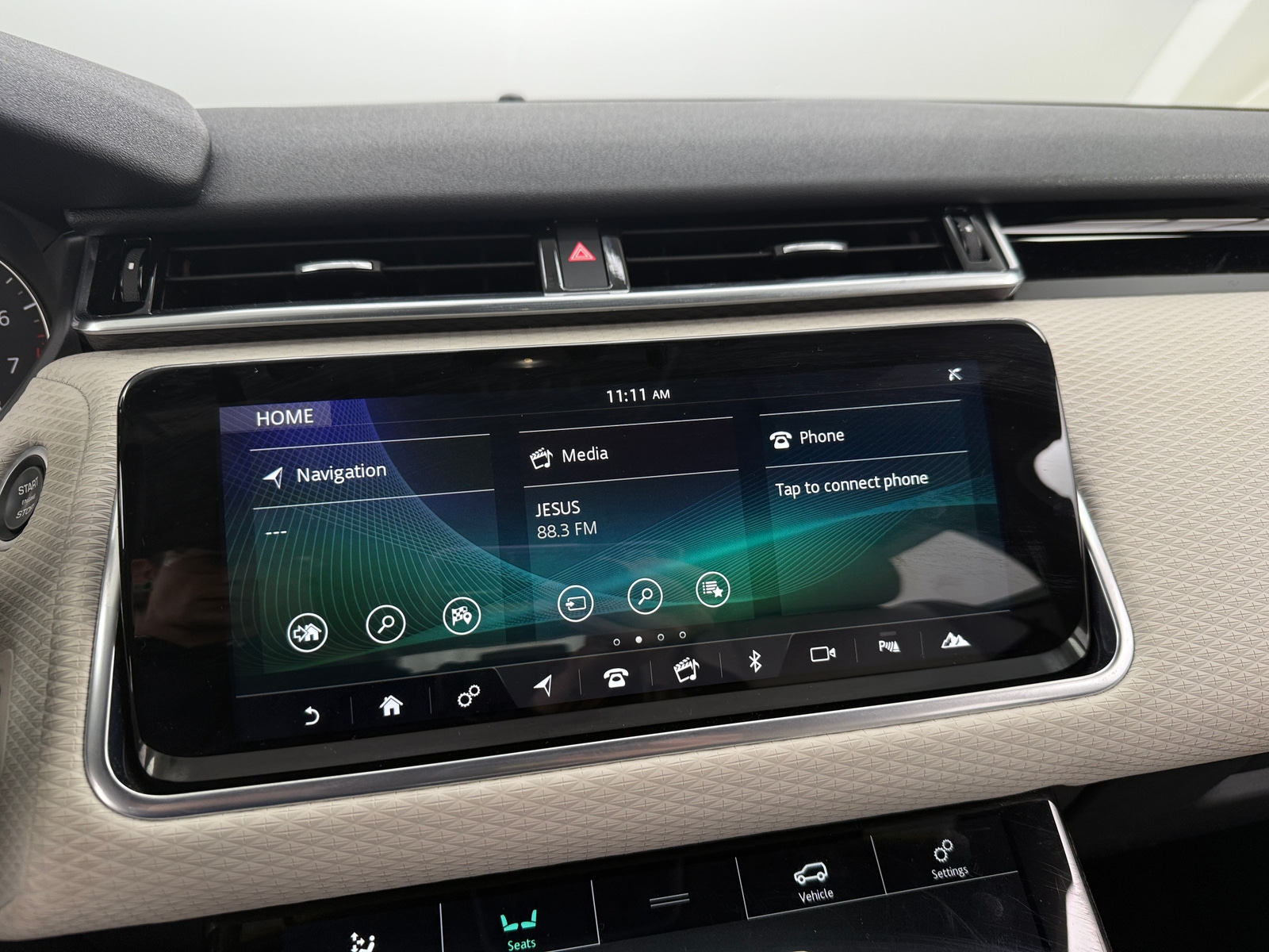 Thumbnail: 2020 Land Rover Range Rover Velar - 3