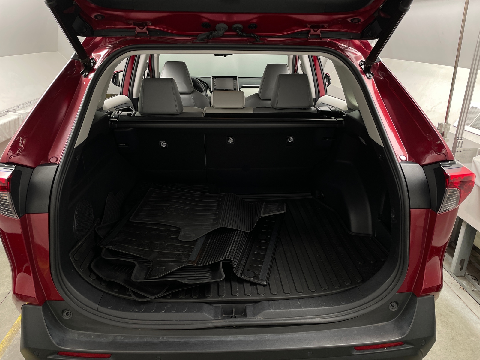 Thumbnail: 2019 Toyota RAV4 - 6