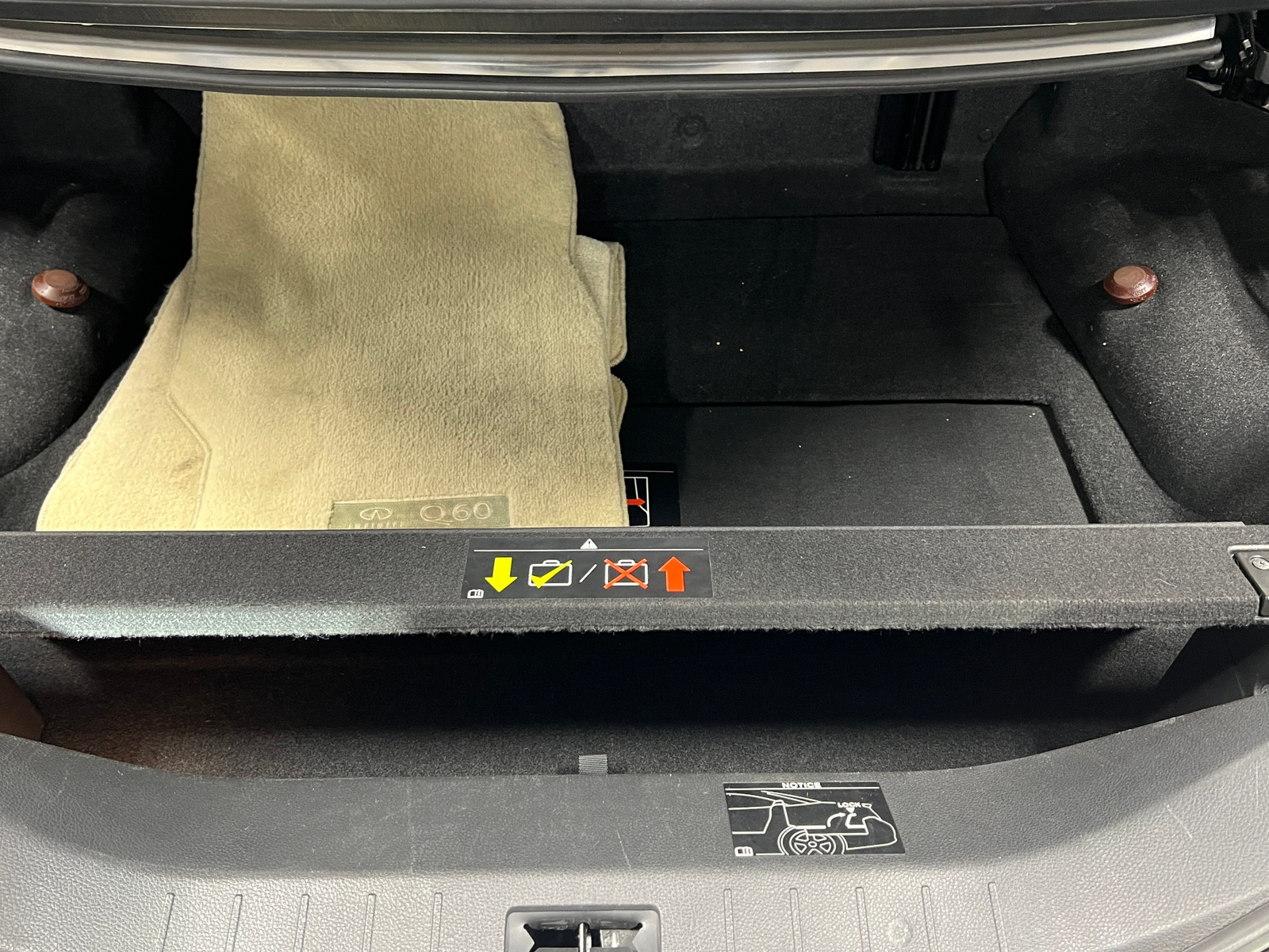 Thumbnail: 2014 INFINITI Q60 - 6