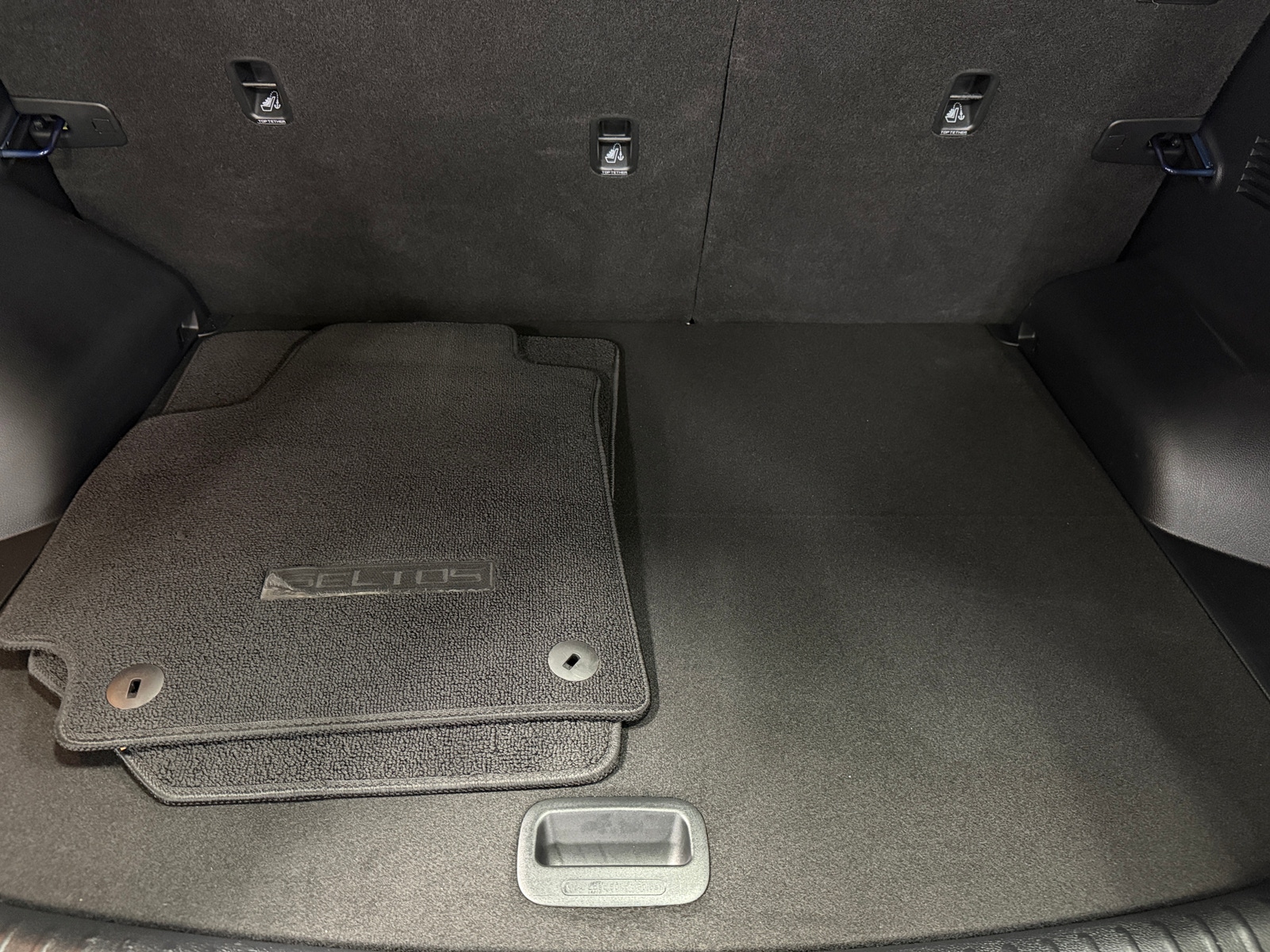 Thumbnail: 2021 Kia Seltos - 6