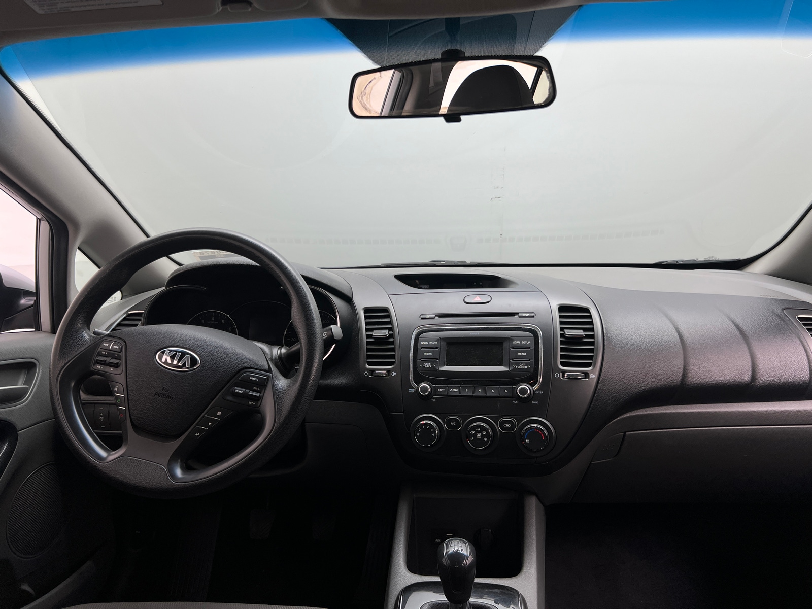 Thumbnail: 2017 Kia Forte - 3