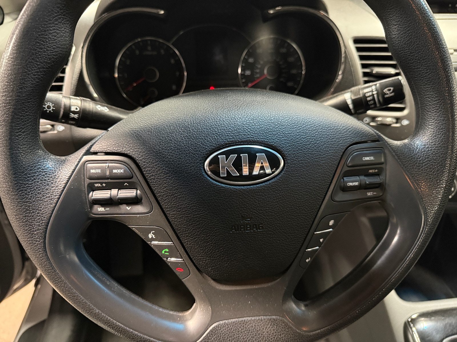 Thumbnail: 2017 Kia Forte - 5