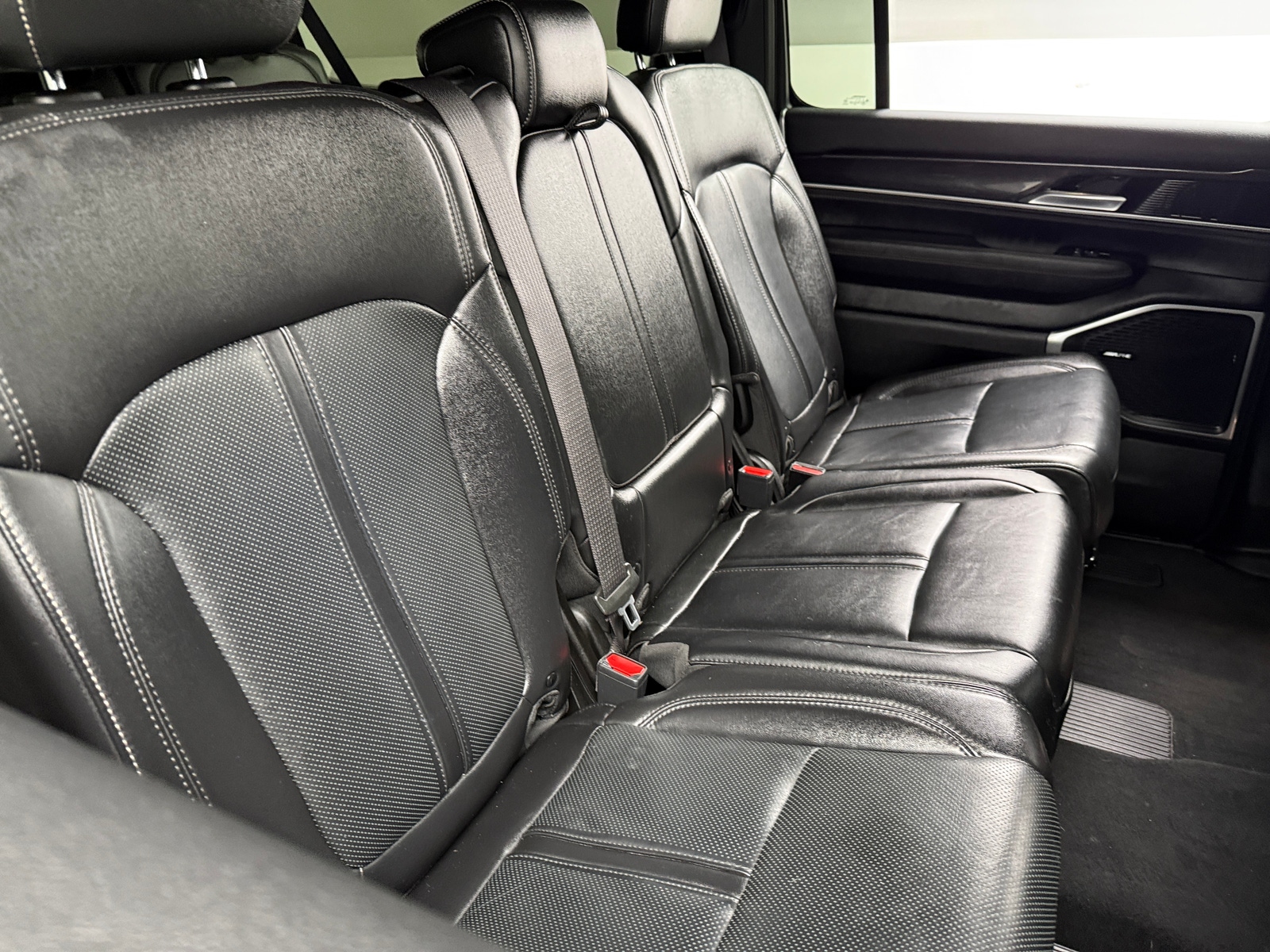 Thumbnail: 2023 Jeep Wagoneer - 5