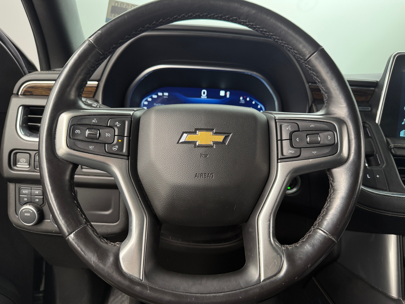 Thumbnail: 2023 Chevrolet Suburban - 4